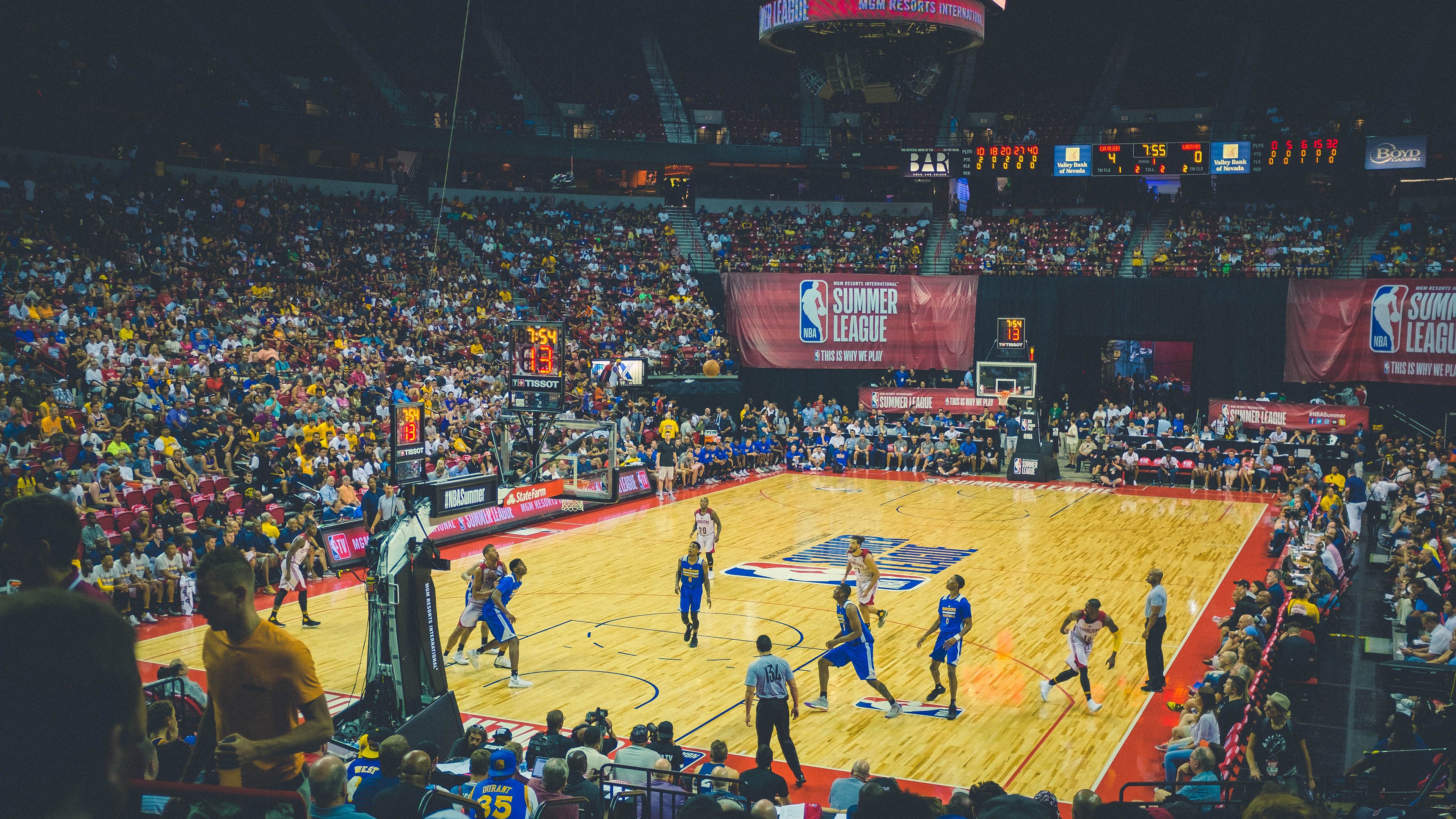 荷兰队在国际赛场持续强势，晋级形势良好